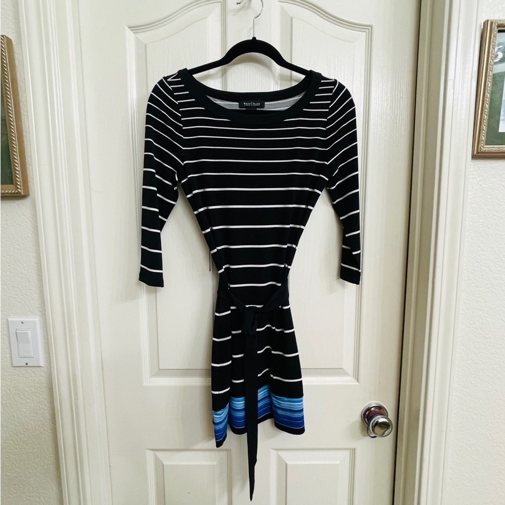 Women’s White House Black Market Black, White and Blue Striped Mini Dress XS - Picture 2 of 7